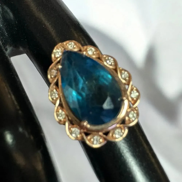 Le Vian 14K Gold Pear Shaped Natural Blue Topaz and Diamonds Ring, Size 5 - Picture 5 of 8